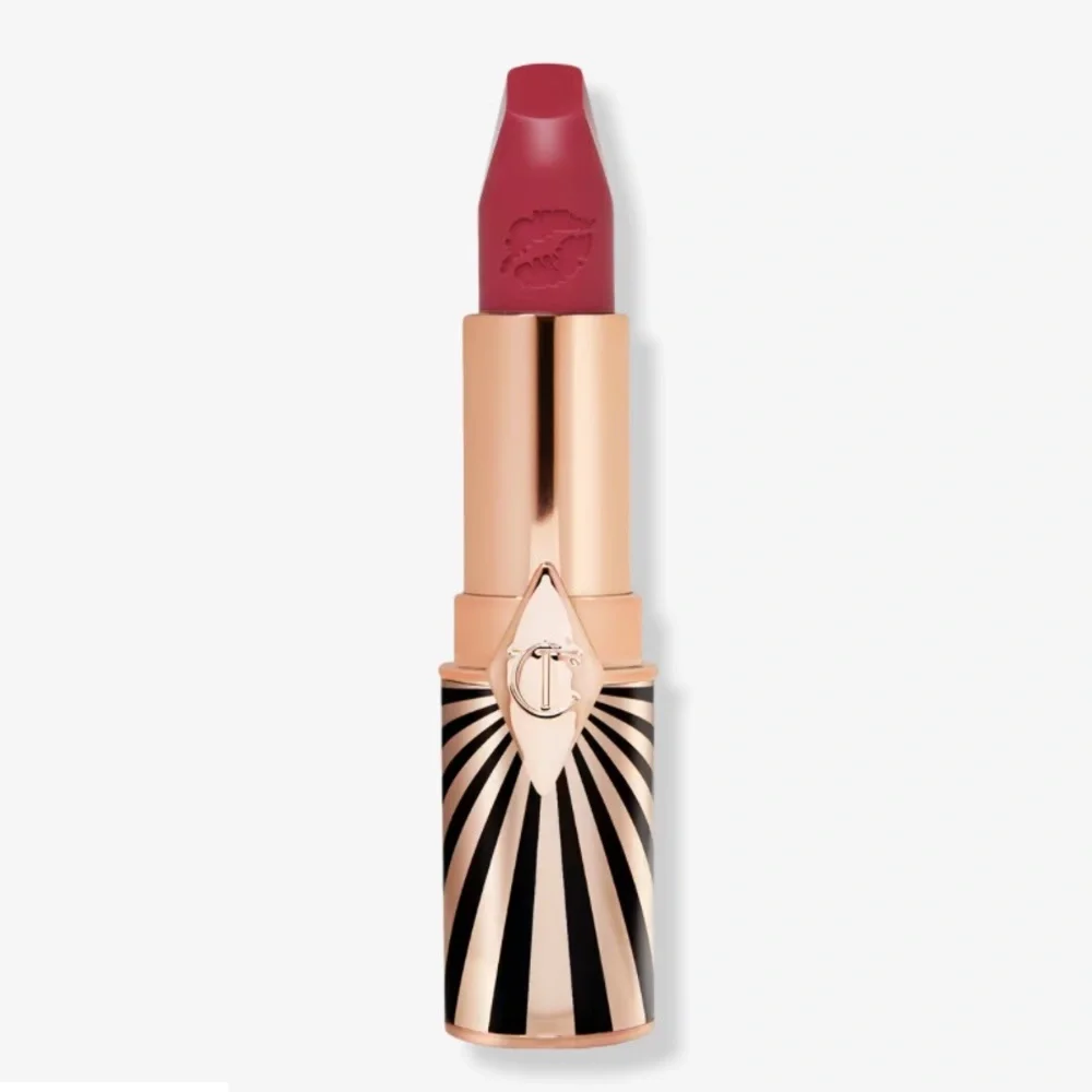 Amazing Amal  Charlotte Tilbury Hot lips Lipstick